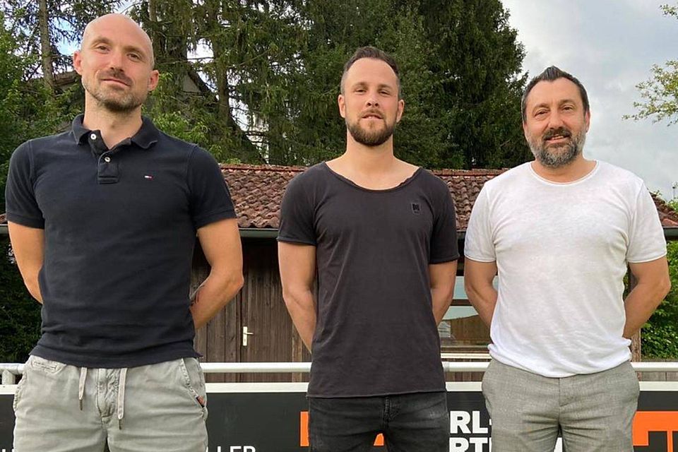Von links nach rechts: Neu-Trainer Andreas Thomas, "Co" Stephan Thee und Pipinsrieds Sportlicher Leiter Tarik Sarisakal. 