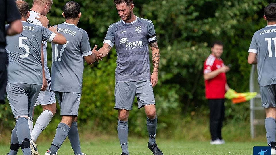 Kapitän Daniel Radlinger ist einer der letzten Übriggebliebenen: Der 37-Jährige war in Kreisliga-Zeiten des FCR dabei.