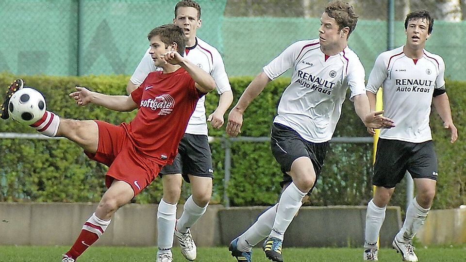 Alte Konkurrenten: Die Spielvereinigung Erlangen empfängt zum Auftakt den ATSV Erlangen (rot). Archivf.: Harald Hofmann