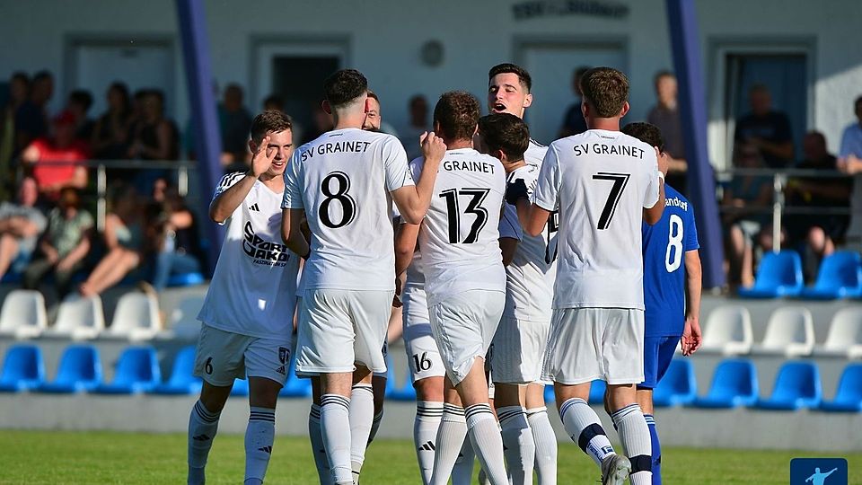 Der SV Grainet kann sich im heutigen Spitzenspiel der Bezirksliga-Ost gegen Tabellenführer Ruhmannsfelden mit 1:0 durchsetzen.