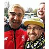 Andy und Knoppo: Der Neuruppiner traf in Liverpool unter anderem den als Jürgen Klopp verkleideten Comedian Matze Knop.F: Privat