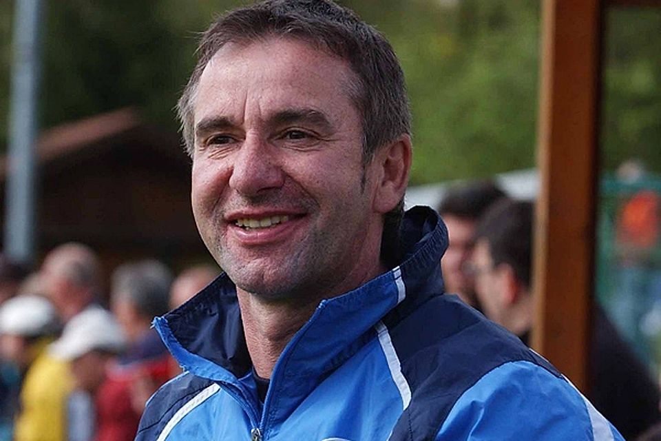 Michael Hochrein verlängert beim Würzburger FV. F: Meier