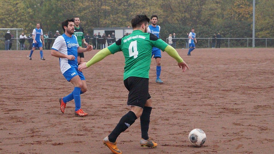 Ob der Hartplatz am Holzhof am Sonntag tatsächlich Schauplatz des Spitzenspiels wird, bleibt abzuwarten.   F: Widder