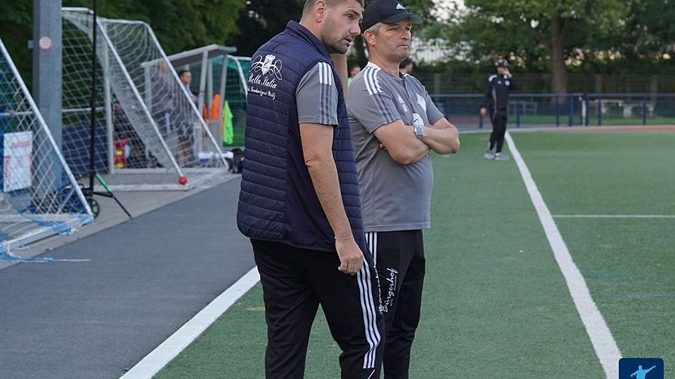 Sascha Strack begrüßt im Training einige neue Gesichter