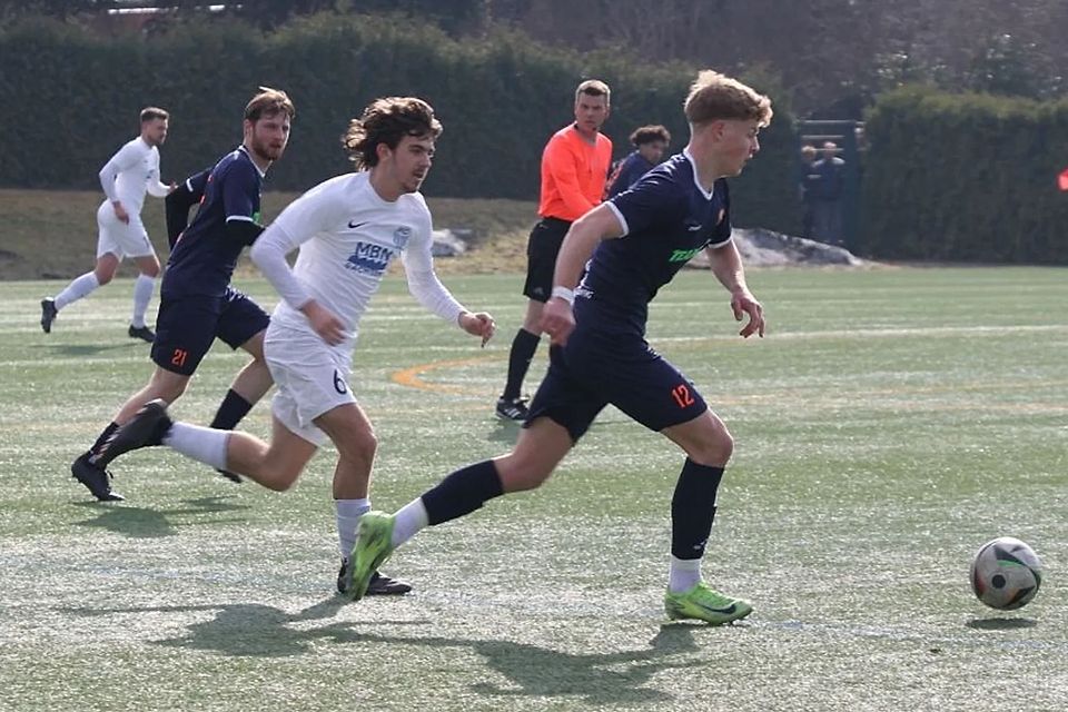 Laurenz Skrabalek (re.) war zuletzt für den SC Borea Dresden am Ball.