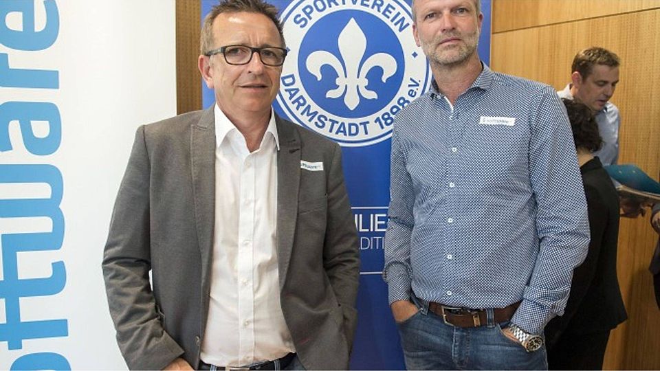 Der SV Darmstadt 98 hat Cheftrainer Norbert Meier (li.) und den sportlichen Leiter Holger Fach freigestellt. Foto: Getty Images