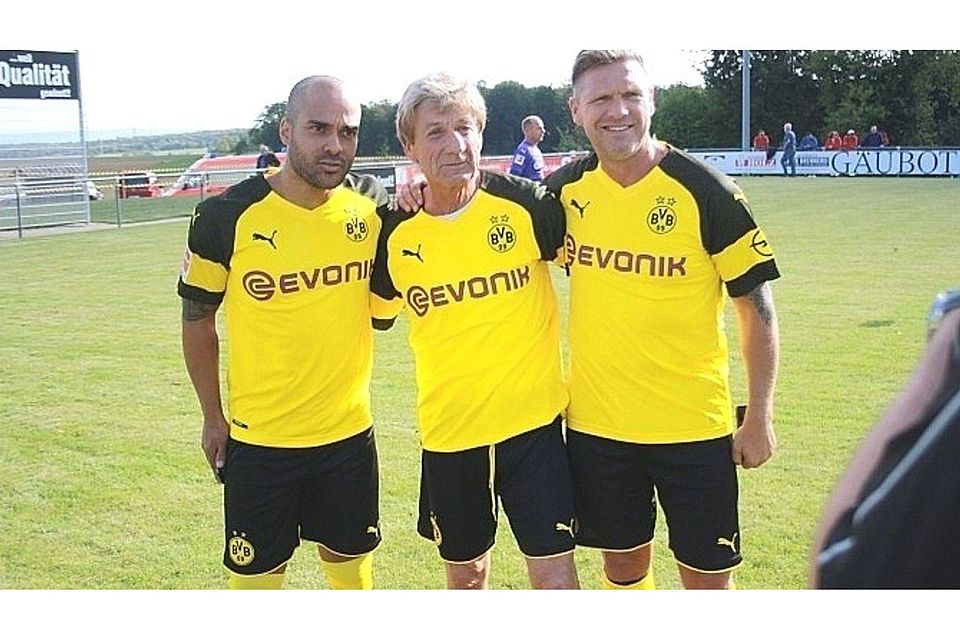BVB-Stars zum Anfassen mit (von links) David Odonkor und Frank Mill Foto: Gauß