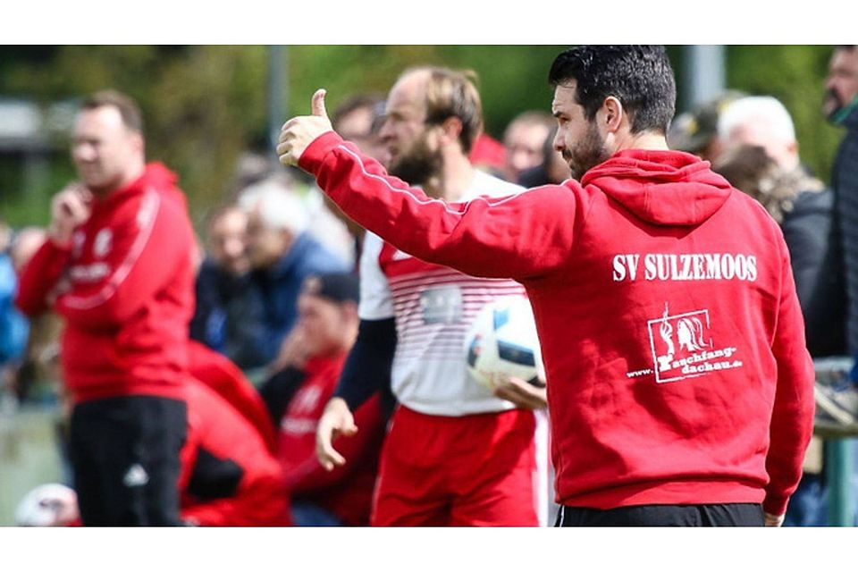 Daumen hoch - die starke Heimserie des SV Sulzemoos soll aufrechterhalten werden. Christian Riedl