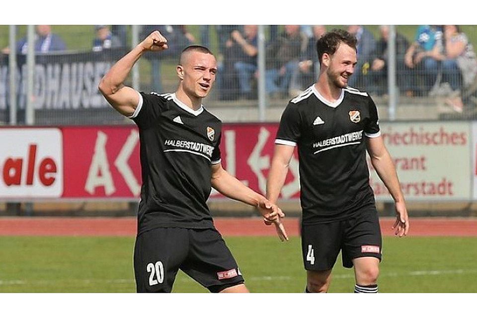 Lucas Surek (links) jubelt ab Sommer für den FC Rot-Weiß Erfurt.                           F: Kammerer