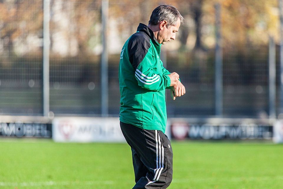 Viel Zeit bleibt Alemannia-Coach Klaus Hildenbeutel nicht. Er muss erneut eine komplett neue Mannschaft für die Aufgaben in der Bayernliga Nord fit machen. F: Will