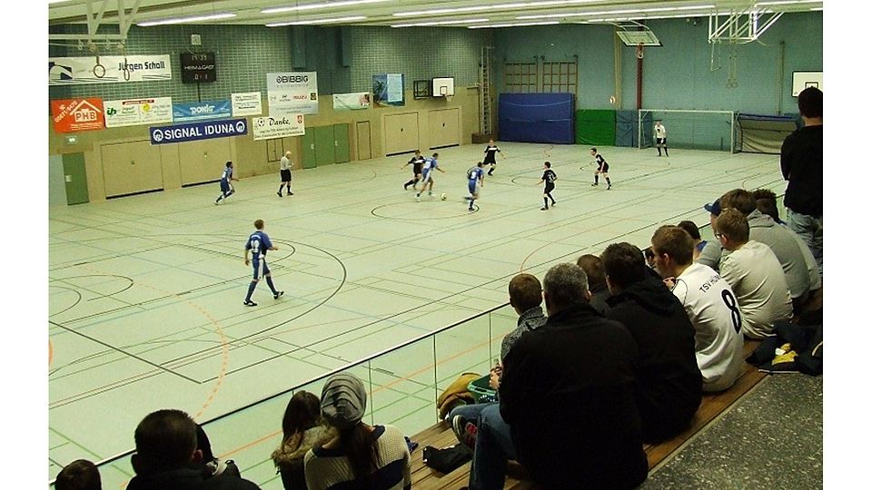 Auch beim Stadtpokal war die Kreissporthalle in Hofgeismar wieder gut besucht, wie hier bei der Begegnung zwischen Stammen und Mariendorf