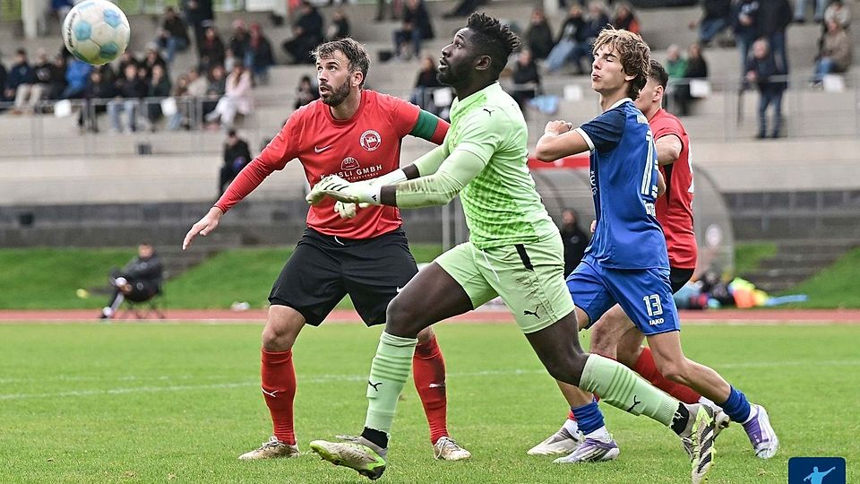 Julian Austermann (in rot) in Aktion