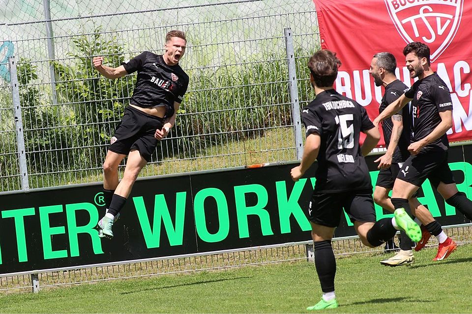 Der TSV Buchbach rettet sich durch einen Sieg am letzten Spieltag über die Tordifferenz in die Relegation
