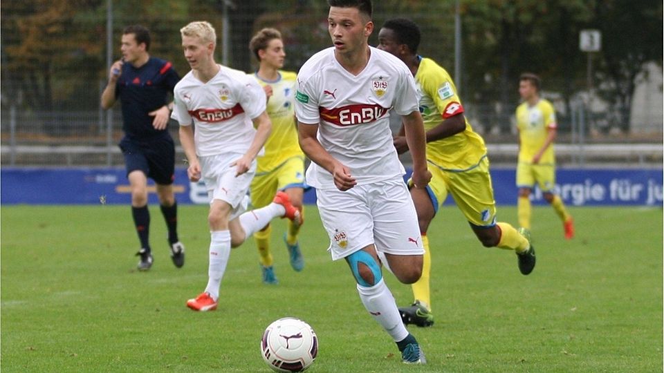 Ali Ferati winkt im Derby gegen die Stuttgarter Kickers ein Einsatz von Beginn an. In der Startelf des VfB Stuttgart soll er den verletzten Samuel Mayer ersetzen. F: Lommel