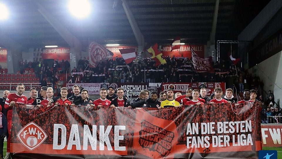 Die Fans am Würzburger Dallenberg hoffen auf den Aufstieg. Zumindest finanziell stehen dem keine Hürden im Weg.