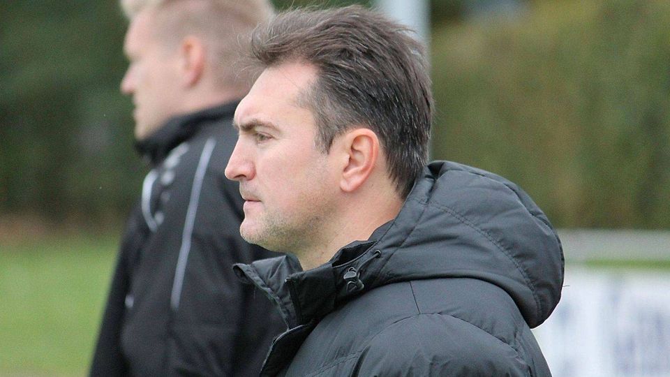 Trainer Max Franz hat seinen Vertrag beim SC Borchen verlängert.