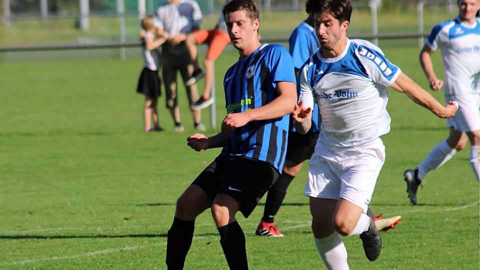 Bekanntes Duell: Im Hinspiel setzte sich der SV Planegg-Krailling um Torschütze Stefanos Bavas (r.) gegen Michael Wagners TSV Gräfelfing mit 2:0 durch.