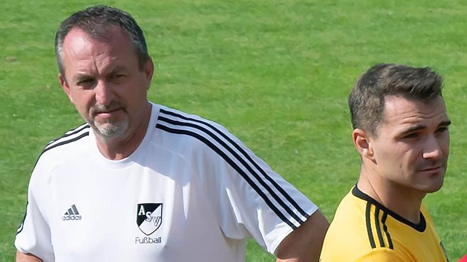 Rainer Summerer (links) ist nicht länger Trainer in Burglengenfeld. Durch die Trennung erhofft sich der ASV nun neuen Schwung im Team.