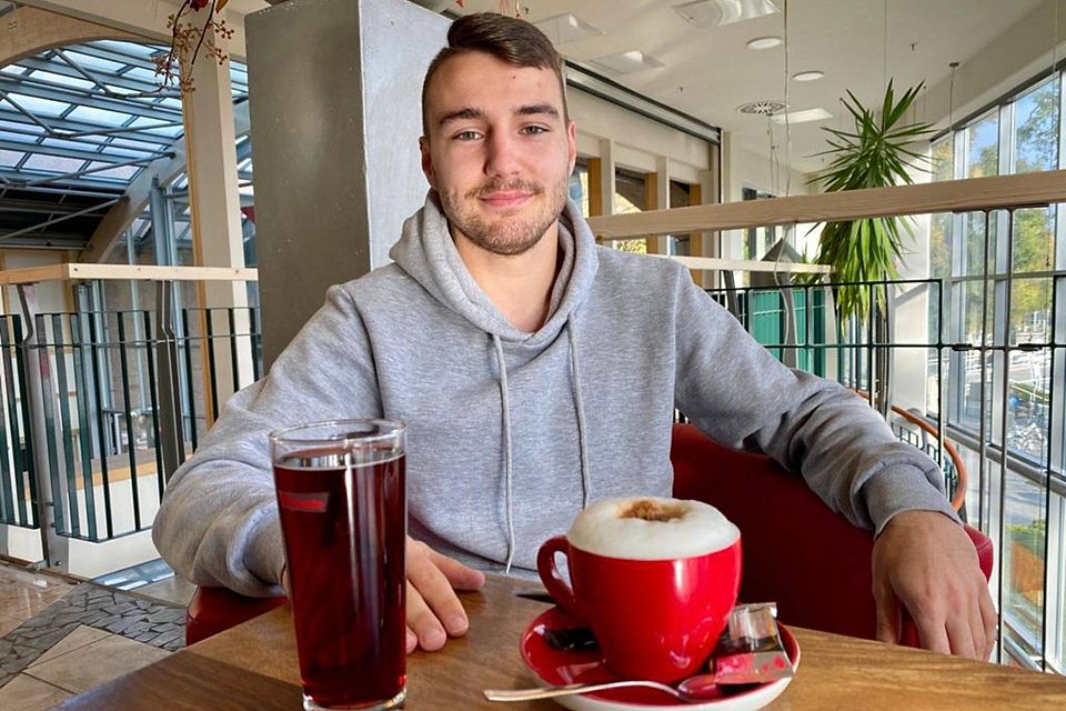 Treffpunkt Brückencenter: FuPa-Reporter Dieter Rebel unterhielt sich mit Ansbach-Torjäger Sven Landshuter.