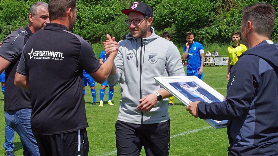 Andreas Meyer wurde beim FC Tegernheim nach verabschiedet. Der Coach ist offen, was seine Zukunft betrifft.