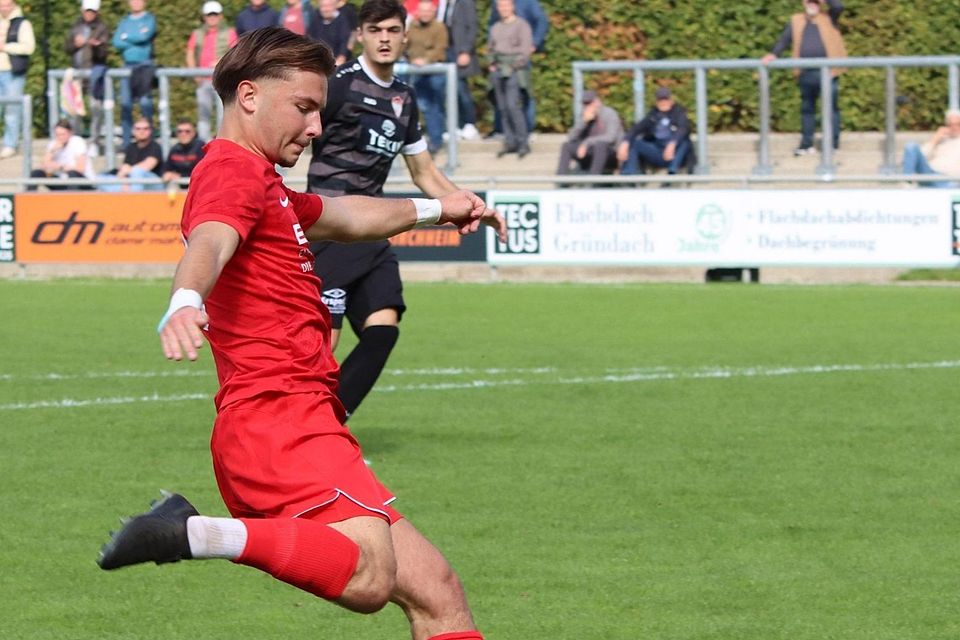 Dennis Polat erzielt die Führung für Heimstetten. Dennis Polat erzielt die Führung für Heimstetten.