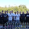 v. l.: Francois-Xavier Bohn (Co-Trainer), Sven Ambs (sportlicher Leiter), Tim Hopp, Pablo Steiert, Elias Maihoff, Hermann Wagner, Kim Schmidt, Rahman Tajik, Niklas Kümmerle, Hannes Kieber (sportlicher Leiter), Niklas Saier (sportlicher Leiter), Peter Burgert (Torwarttrainer), Bujar Gashi (Trainer)
