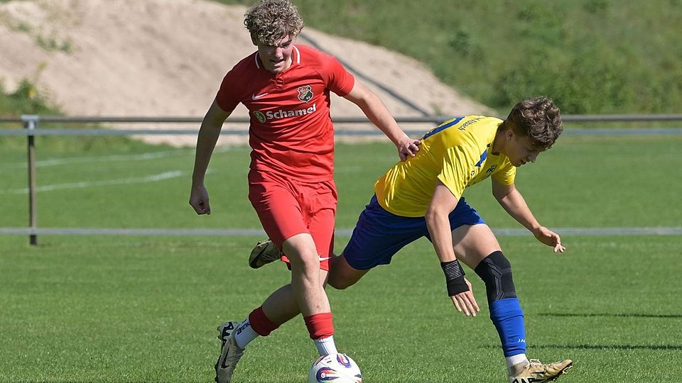 Zwei Standardtore bescherten dem SC Sinzing (links) den Heimdreier.