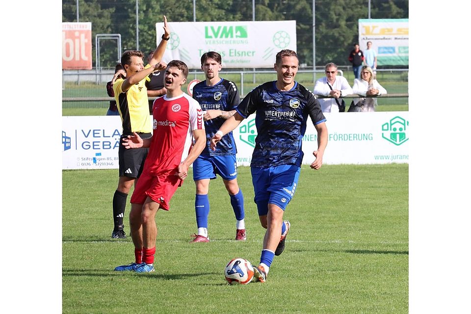 SVP gegen SV Raisting am 07.09.25 ab 15 Uhr. Am Ball: Nr. 16 - Momko Kojic. . Foto: Dagmar Rutt