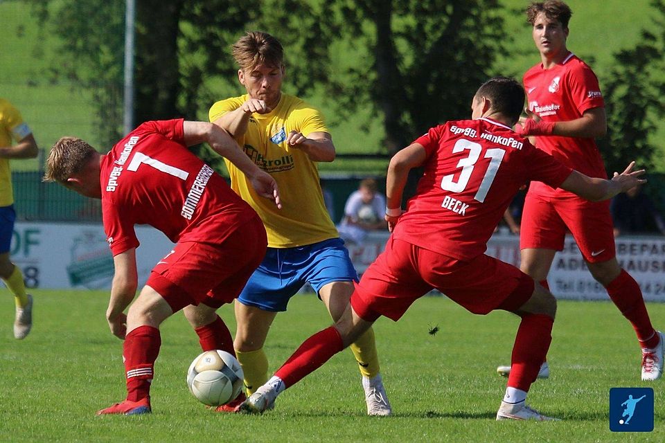 Sowohl der FC Pipinsried (gelb) als auch die SpVgg Hankofen-Hailing sind am Wochenende in der zweiten Qualifikationsrunde des Verbandspokals im Einsatz.