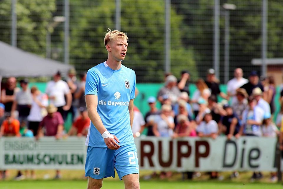 Neuzugang Raphael Schifferl musste beim Testspiel der Löwen gegen Blau-Weiß Linz noch zuschauen.