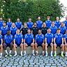 Illustre Runde: Die 24 Teilnehmer des BFV-Sonderlehrgangs und die Trainer haben sich zu einem Gruppenfoto in der Sportschule Oberhaching eingefunden. 