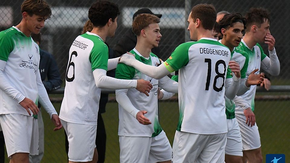 Die junge Truppe der SpVgg GW Deggendorf ist mit einem klaren Sieg in die Restrückrunde der Bezirksliga Ost gestartet 