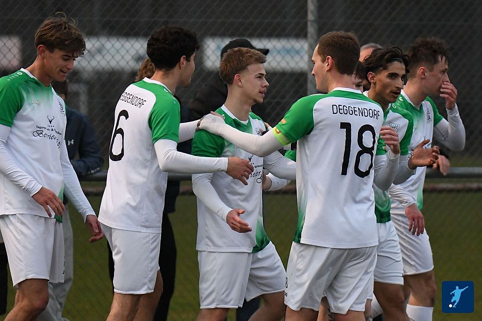 Die junge Truppe der SpVgg GW Deggendorf ist mit einem klaren Sieg in die Restrückrunde der Bezirksliga Ost gestartet 