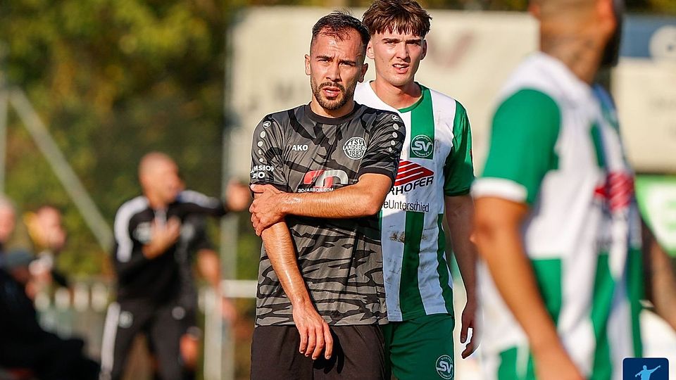Furkan Kircicek (li.), derzeit wegen eines Kreuzbandrisses außen vor, ist neuer Co-Trainer beim TSV Landsberg.
