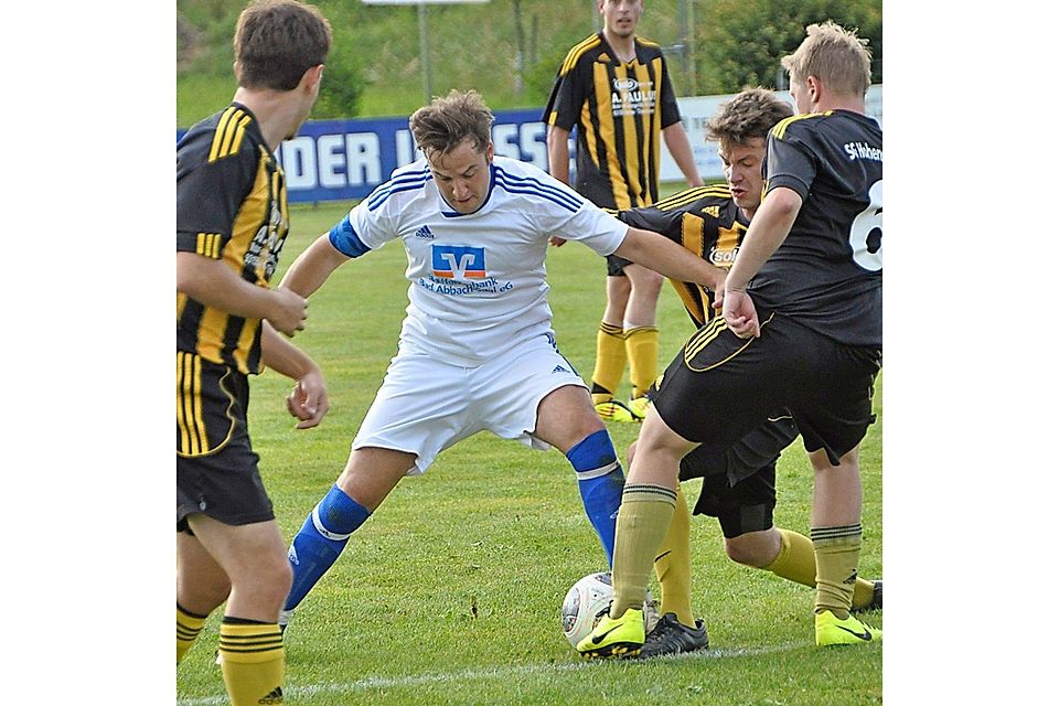 Essing (in weiß/Archivfoto) gewinnt gegen Weltenburg mit 2:0.  Foto: Archiv