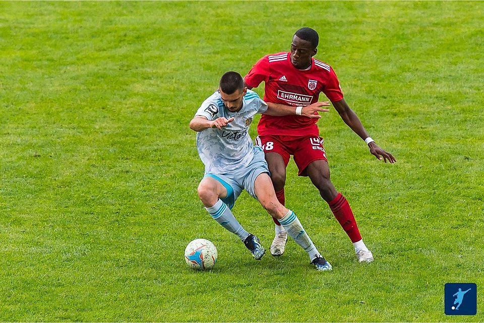 Michael Omosanya - hier in einem Testspiel mit Fola gegen Saarbrücken - hat diesen Sommer einen steilen Karriereweg eingeschlagen
