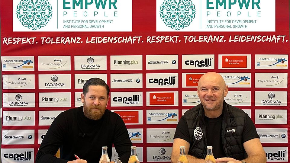 Mike Wunderlich (links) hat beim Ahrweiler BC einen Zweijahresvertrag unterschrieben - sehr zur Freude des Sportlichen Leiters Jonny Susa.