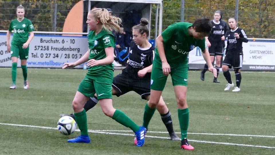 Klar und deutlich gewannen die Fleckerinnen gegen die zweite Frauenmannschaft des VfL Bochum und setzten sich an die Tabellenspitze der Westfalenliga.