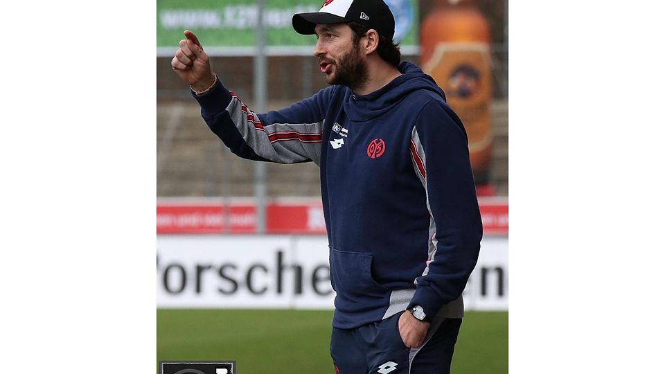 Mit dem Unentschieden unzufrieden: U23-Coach Sandro Schwarz (Archivbild). F: Hans-Ulrich Sterr/Annika Knoll/CTS-Sportfoto