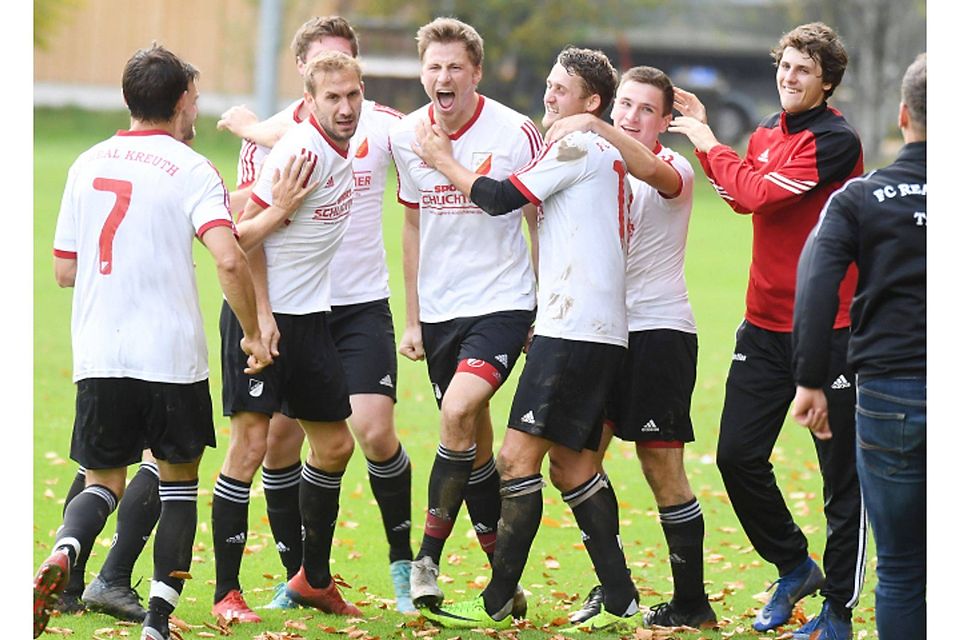 Befreiende Freude: Der FC Real Kreuth zeigte mit dem 4:1-Erfolg gegen den TuS Holzkirchen II die nach dem Trainerwechsel geforderte Reaktion. Thomas Plettenberg