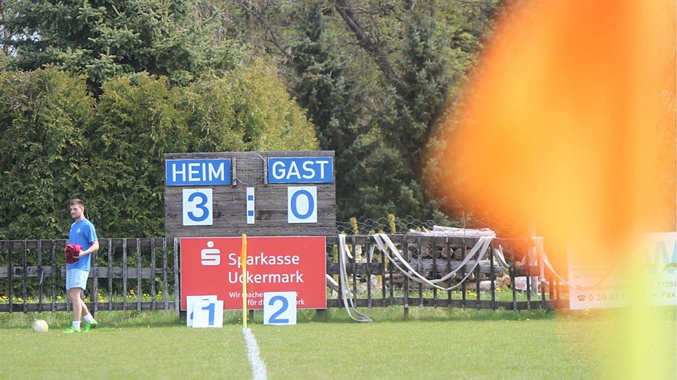 Klare Sache: Blau-Weiß Röddelin schlägt den SV Blücher Schenkenberg auf eigenem Platz mit 3:0. Am Ende wären sogar noch ein paar Tore mehr drin gewesen.Foto: Schütz