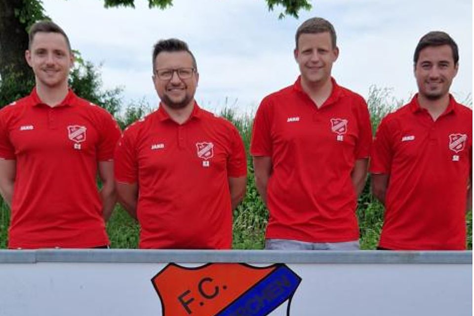 Von links nach rechts: Christian Schiller (2.AL), Klaus Altmann (TW-Trainer), Daniel Ertl (Spielertrainer) und Stefan Kastl (1.AL)