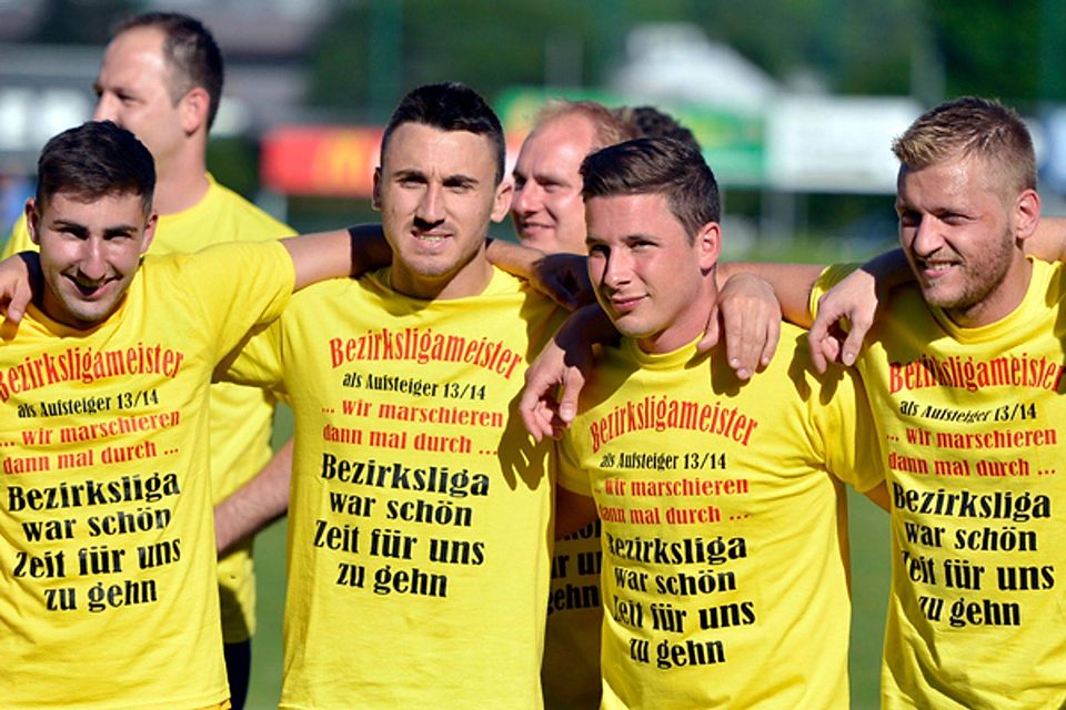 Die Spieler des FV Herbolzheim sagen der Bezirksliga adieu.  | Foto: Daniel Thoma