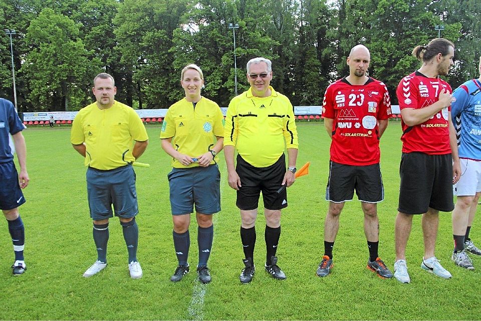 Könnte bald an der Spitze des Kreissportbundes stehen: Frank Müller vom FC Kremmen (Mitte).  ©MZV