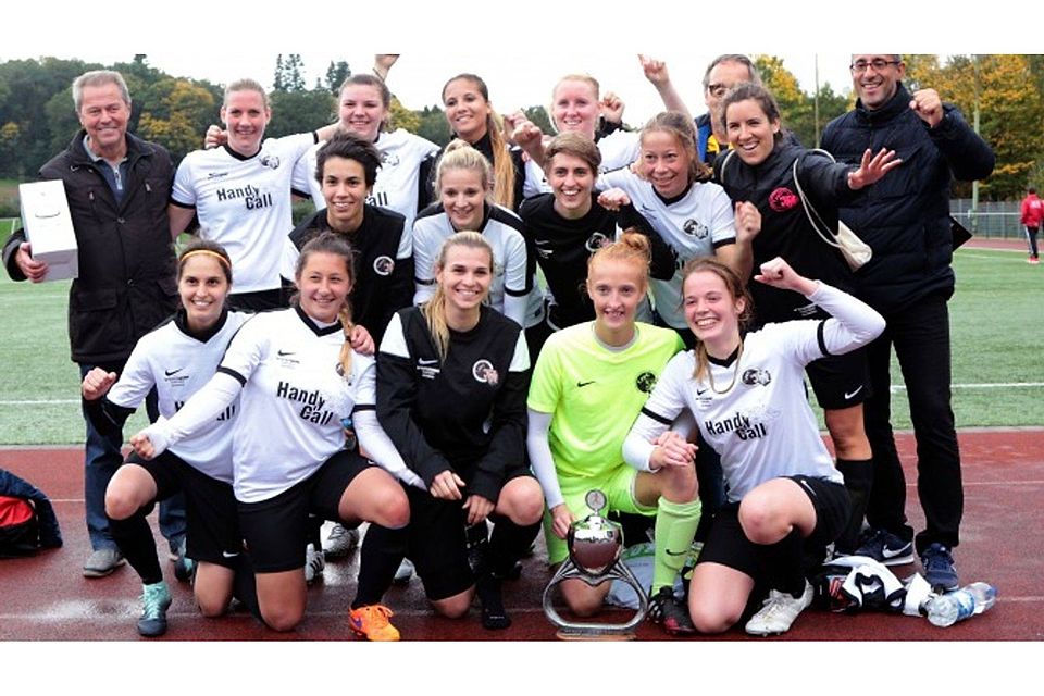 Den Frauen-Pokal holte der 1. FFC Bergisch Gladbach