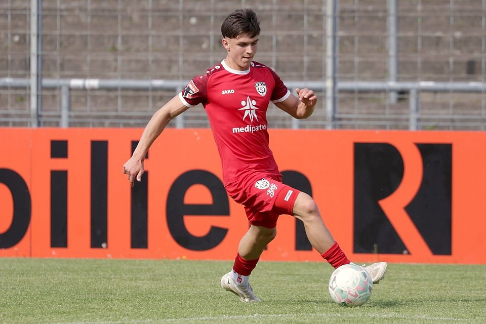 Maxim Schmalz vom SSV Reutlingen 05 ist für das ARD Tor des Monats Mai nominiert. Foto: Sebastian Baur / SSV Reutlingen 05 Maxim Schmalz vom SSV Reutlingen 05 ist für das ARD Tor des Monats Mai nominiert. Foto: Sebastian Baur / SSV Reutlingen 05