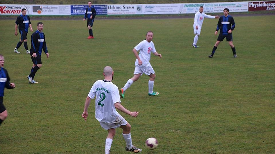 Grün-Weiß Möser (in weiß/ Archiv) fegte Burg II mit 8:1 vom Platz    (F. Facebook/ Möser)