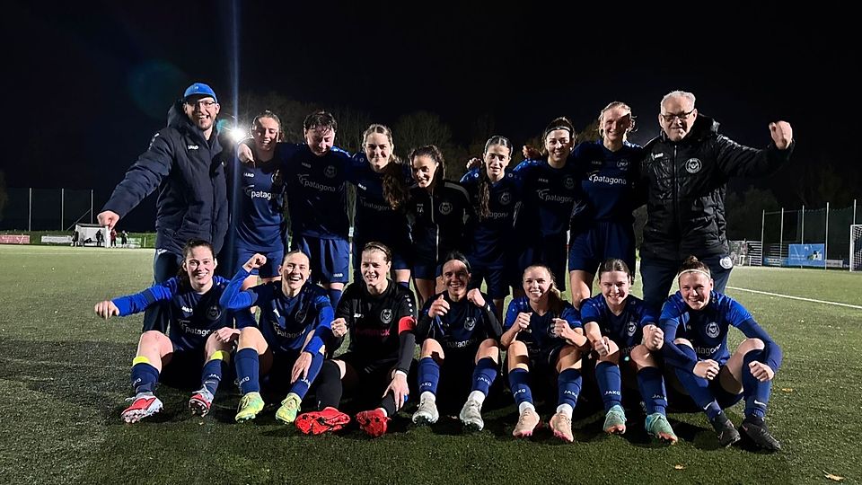 Jubel bei der DJK SSG Darmstadt nach 6:0-Heimsieg gegen die TSG Frankfurt.