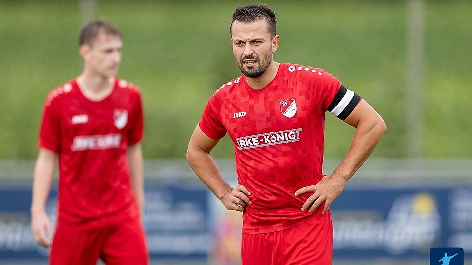 Für Michael Kammermeier und den SV Ettenkofen steht der Rückrundenauftakt beim Nachbarn TSV Ergoldsbach an - ohne Kurzzeit-Coach Konrad Fraunhofer.