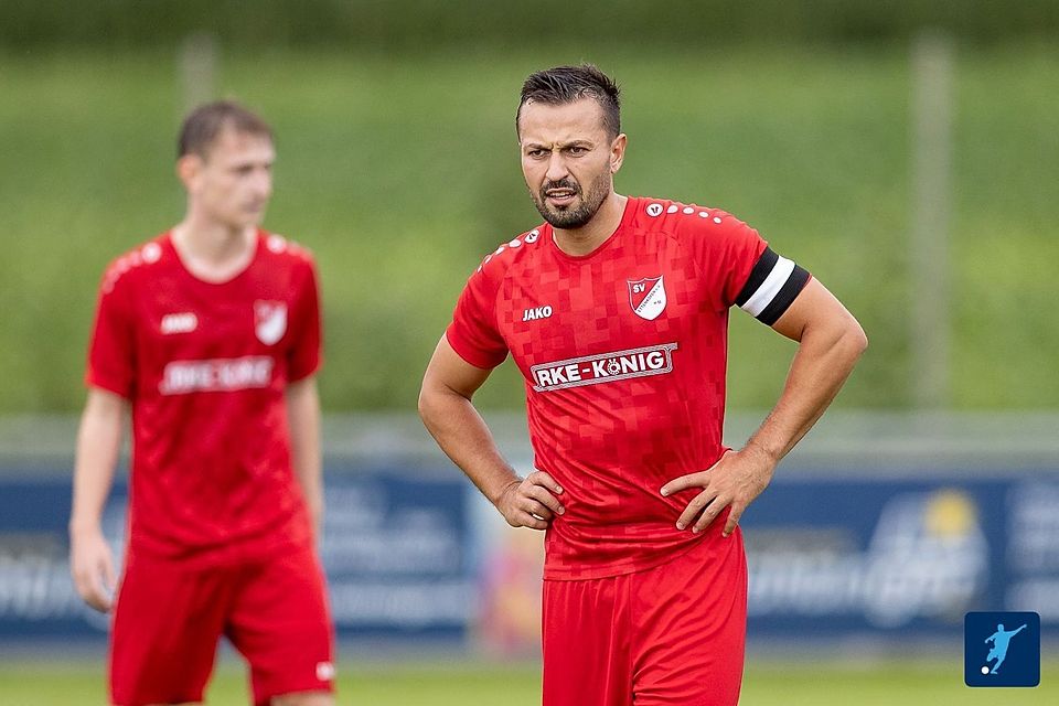 Für Michael Kammermeier und den SV Ettenkofen steht der Rückrundenauftakt beim Nachbarn TSV Ergoldsbach an - ohne Kurzzeit-Coach Konrad Fraunhofer.